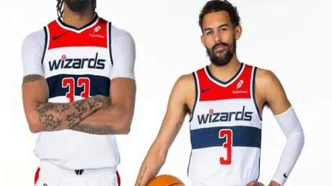 中国女队亚冬会自由式滑雪空中技巧双人同步喜获金银牌，2025年2月11日